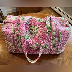 🌸Like new!! Vera Bradley small quilted travel duffel in Petal Pink (retired)🌸